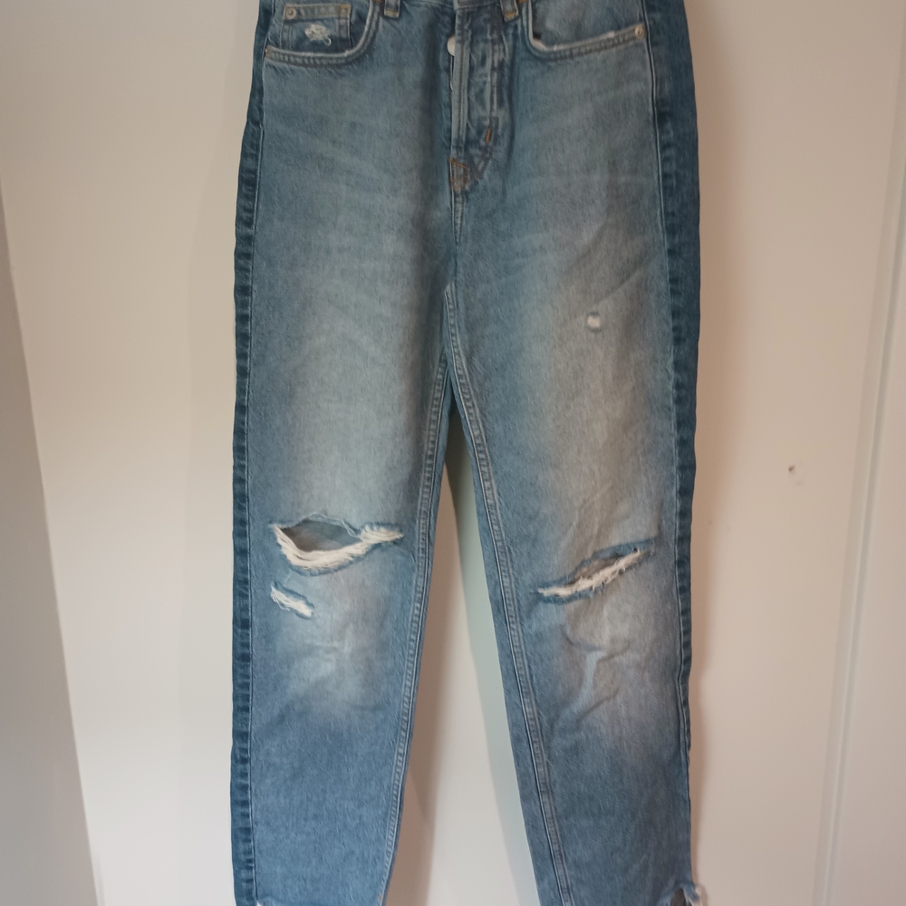 H&M Relaxed Fit Distressed Light Blue Jeans